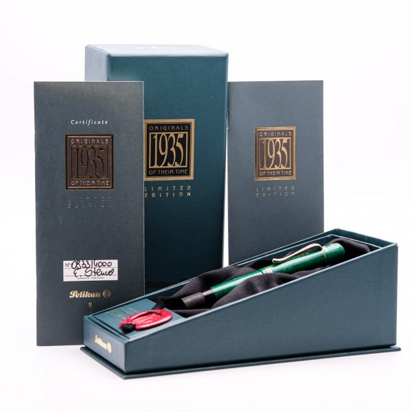 PE0026 - Pelikan - 1935 Limited Edition green pens fountain pen & More