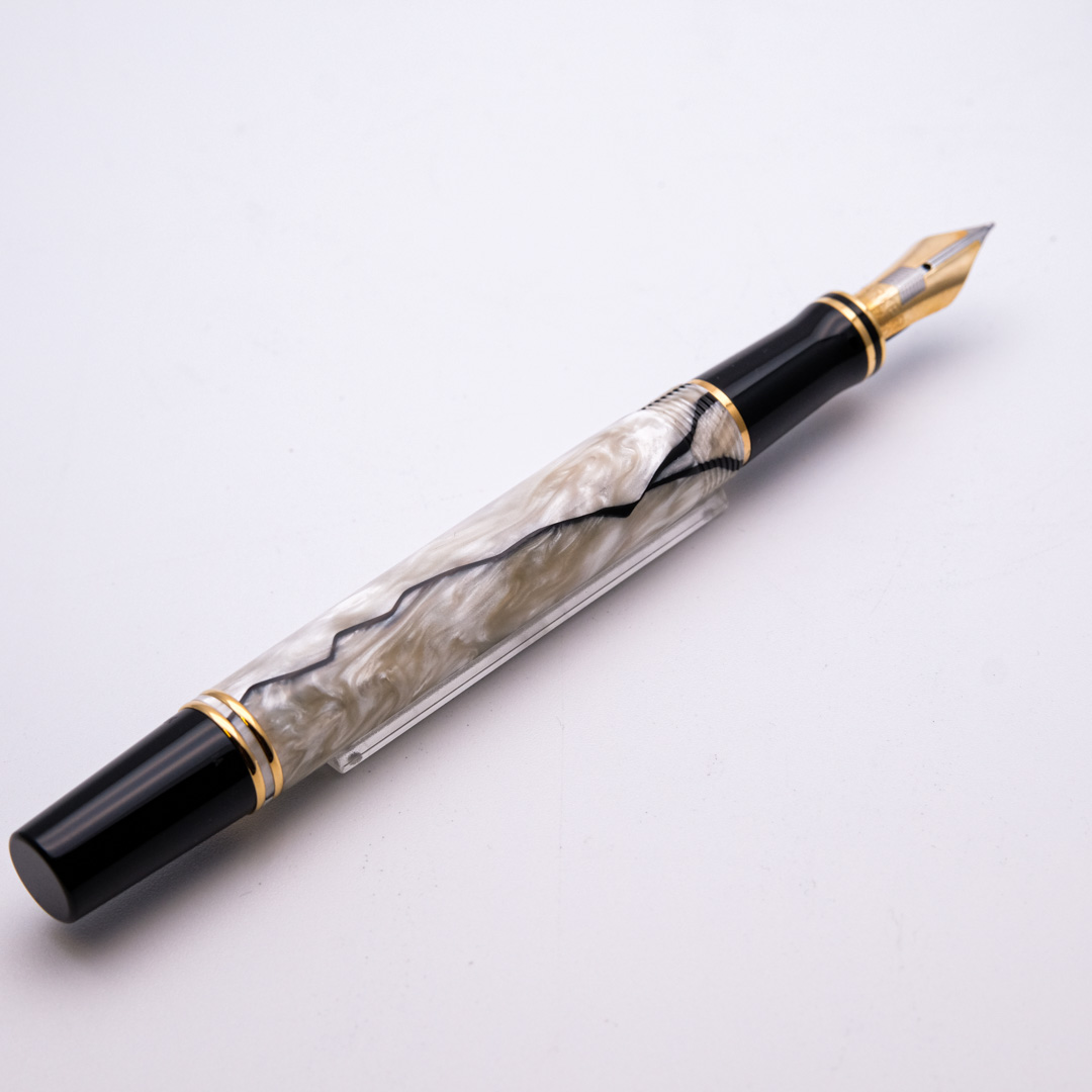 PK0036 - Parker - Duofold Black and Pearl International - Collectible pens & more