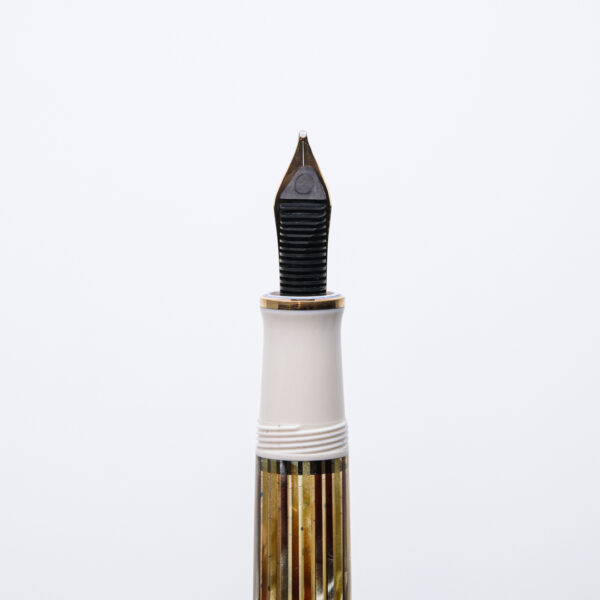 PE0055 - Pelikan - Souveran M400 light tortoise-striped - Collectible fountain pens & more -1
