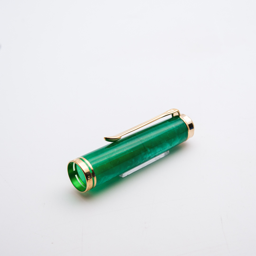 PE0051-52 - Pelikan - m600 Vibrant Green - Collectible fountain pens & more
