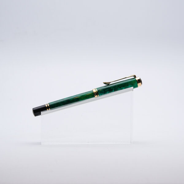 PE0054 - Pelikan - m320 Green - Collectible fountain pens & more -1