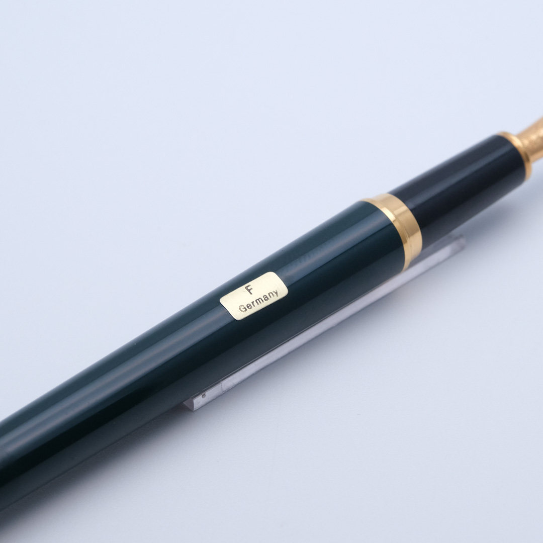 MB0433 - Montlbanc - Noblesse green - gold - Collectible fountain pens & more